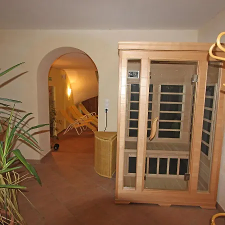 Semesterbostad Spacious In L Ngenfeld With Sauna