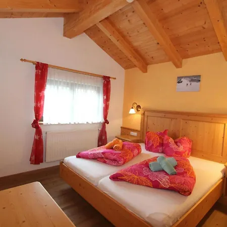 Semesterbostad Spacious In L Ngenfeld With Sauna Huben (Imst)