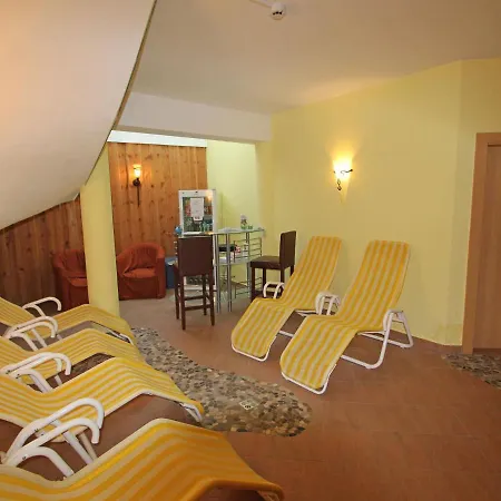 Spacious In L Ngenfeld With Sauna هوبين